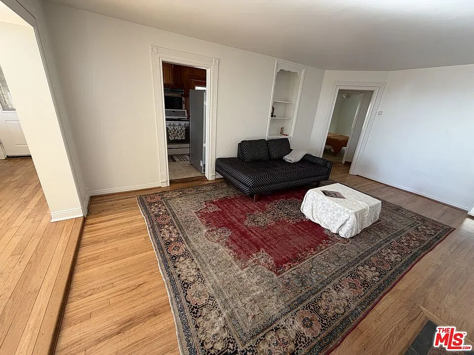 2 bed, 2.0 bath, 1000 sqft, $6,999 — Photo 4