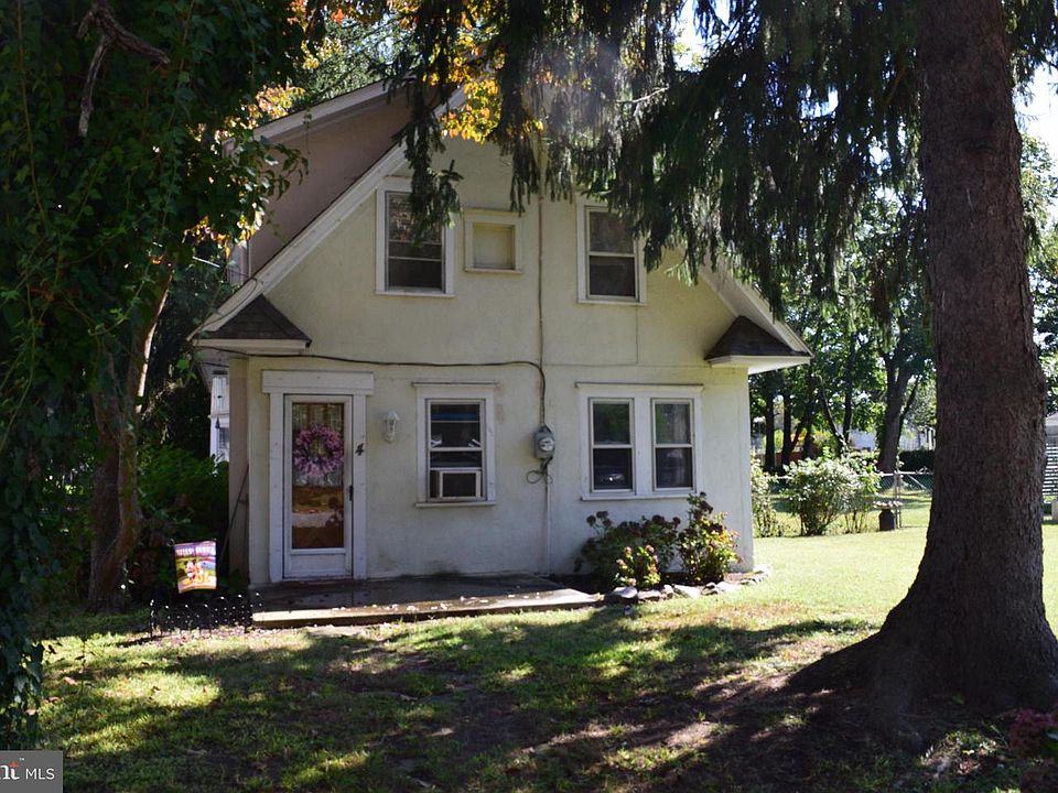 1st image of 4 Hazel Ave
