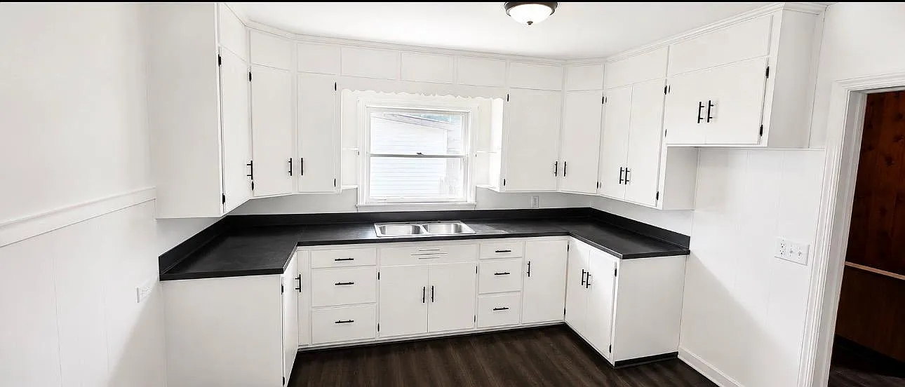 868 Dale Avenue — Photo 3