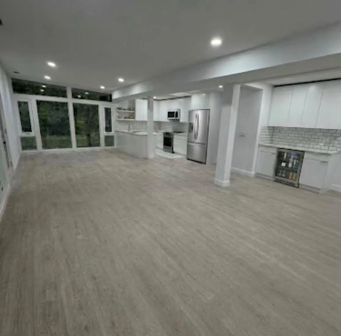 2 bed, 2.0 bath, 2025 sqft, $5,400 — Photo 4