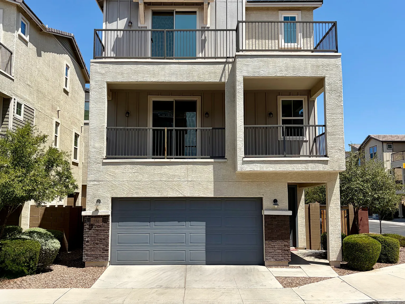 3 bed, 3.5 bath, 2089 sqft, $3,000 — Photo 3