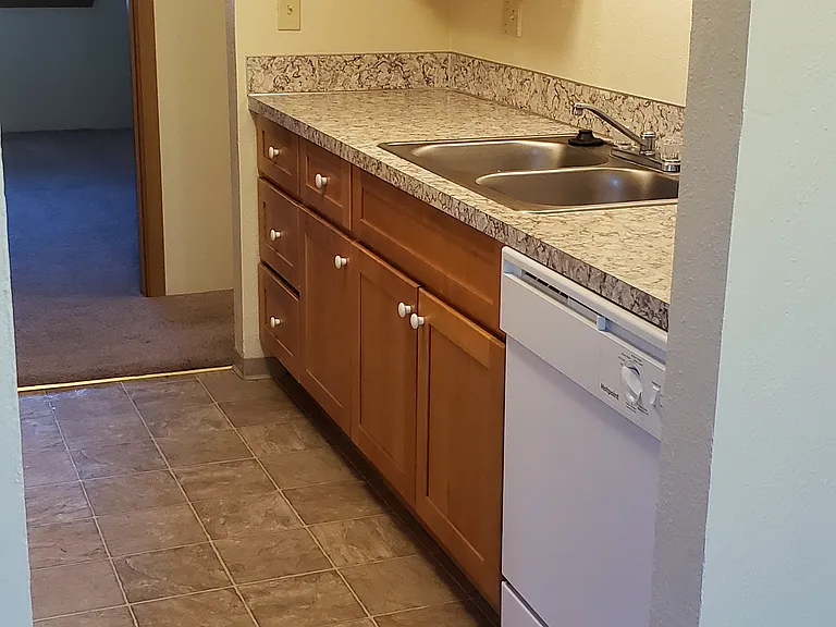 ARBORCREST APARTMENTS — Photo 2