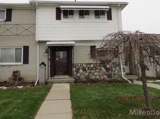 283 Carlson St, Mount Clemens, MI 48043