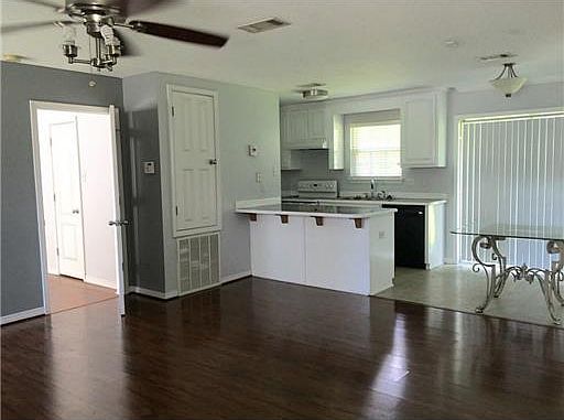 2nd image of 350 Reynoir St