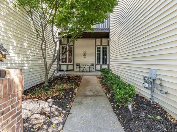 12933 Autumn Fields Ct, Saint Louis, MO 63146