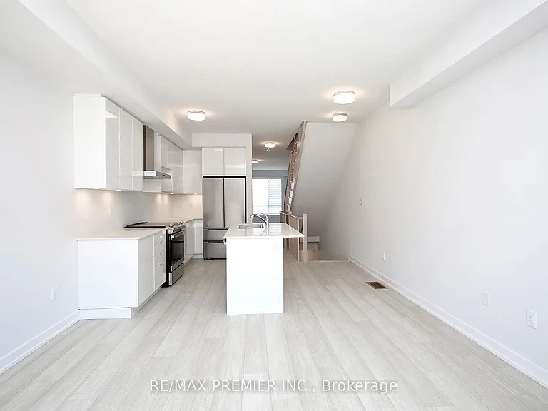 73 Akil Thomas Gdns — Photo 25
