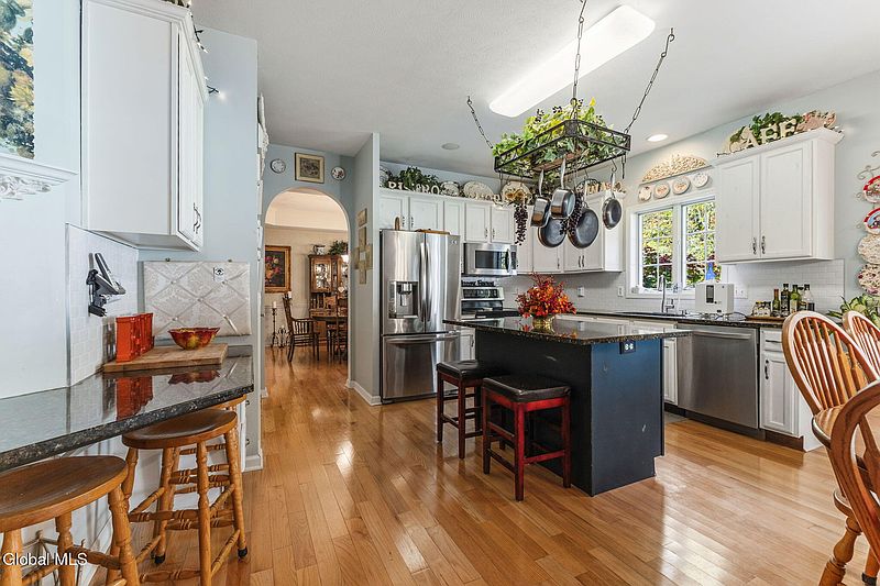 3rd image of 7 Rockrose Way