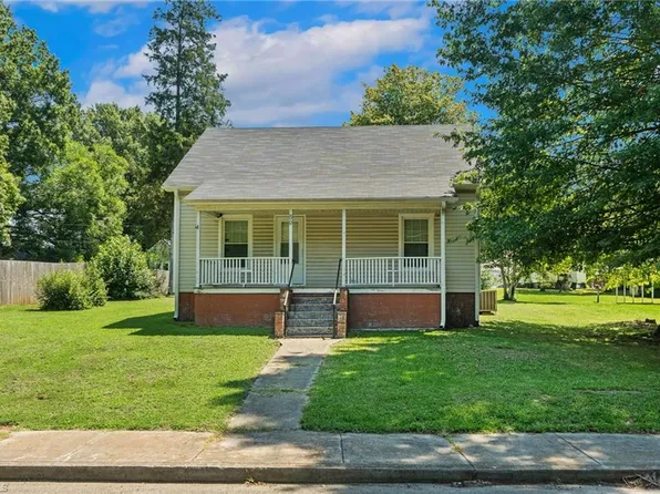 59 Park Cir, Lexington, NC 27295