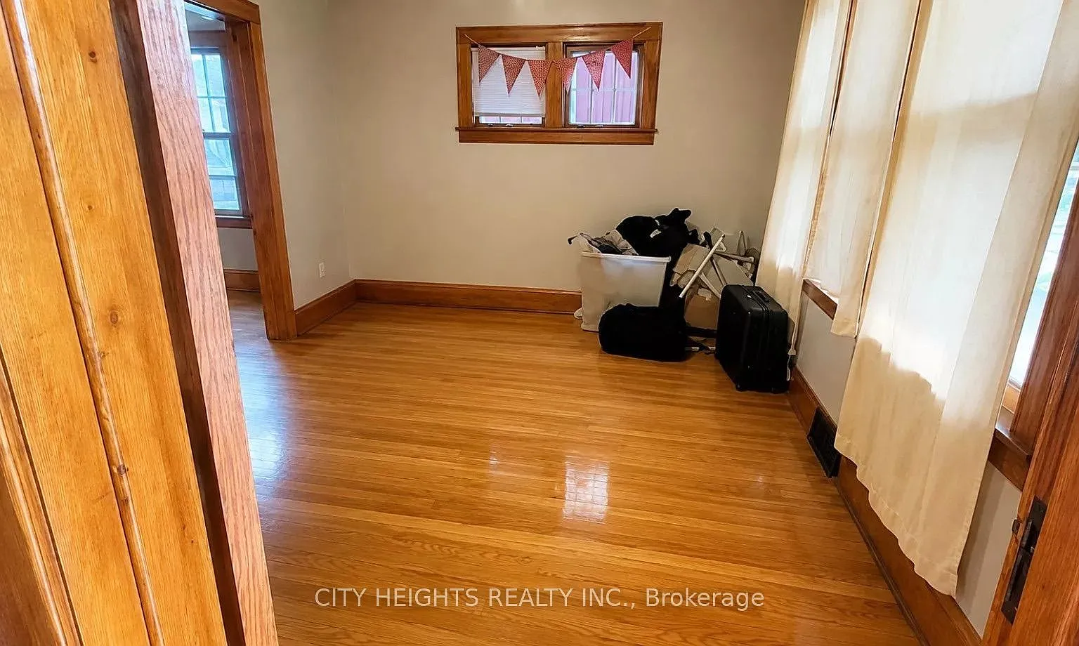 3 bed, $1,550 — Photo 4
