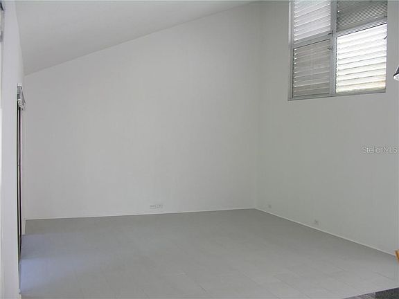 5th image of 313 Pine Run Dr #313