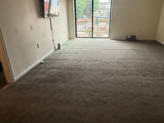 3rd image of 228 N York Rd APT 4
