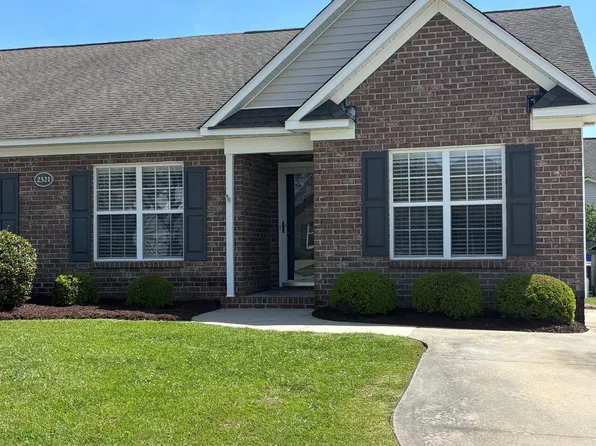 2321 Saddleback Dr #B, Winterville, NC 28590