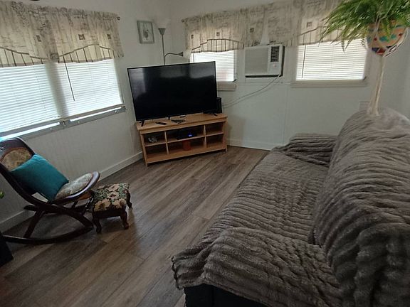 4th image of 5151 4th St N #335