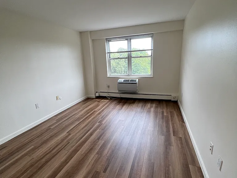 Freeman St — Photo 18