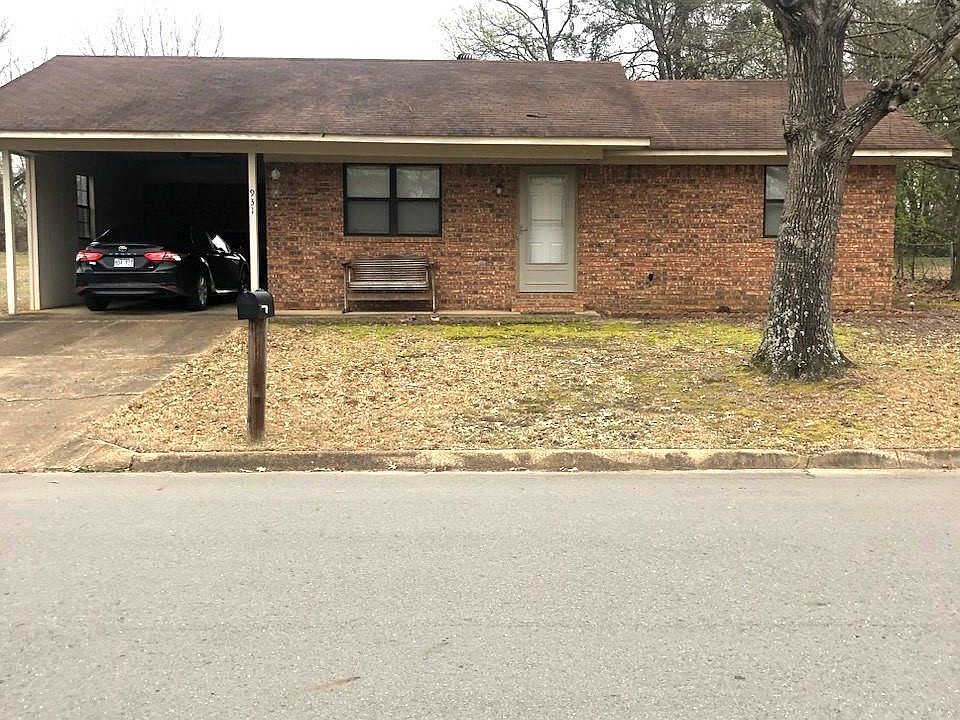 1st image of 931 25th Street Cir
