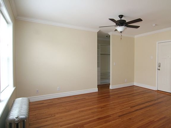 4th image of 4245 W Pine Blvd #8735136