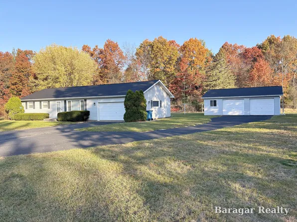 17856 Eight Mile Rd, Stanwood, MI 49346