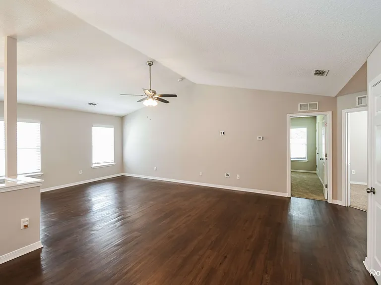 8450 Maple St — Photo 6