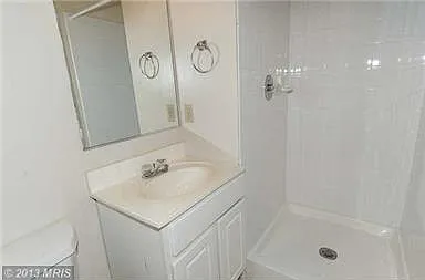 Lower Full Bath
