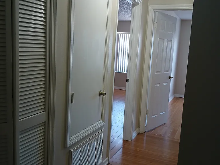 4240 Pershing Pointe Pl #4 — Photo 5