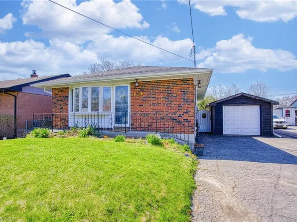 90 Prince Charles Dr, Halton Hills, ON L7G 3V4
