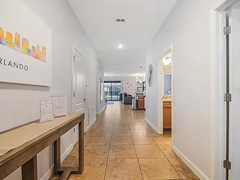 1433 Thunderbird Rd — Photo 3