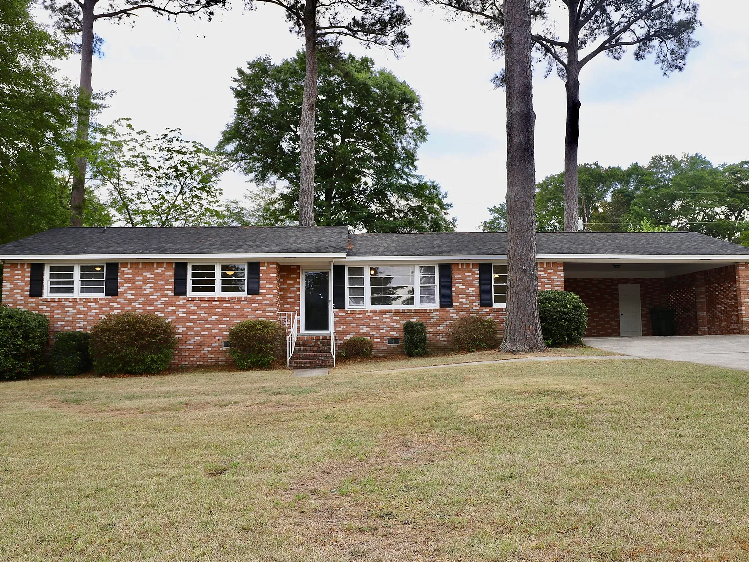 4 bed, 2.0 bath, 1614 sqft, $2,200 — Photo 4