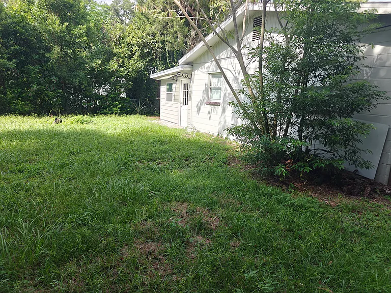 3132 NW 9th St — Photo 2