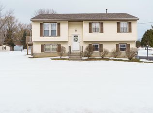 2 Timber Dr, Waterford, NY 12188