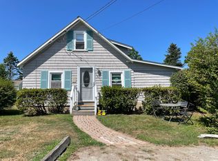 9 Glendaway Dr, Narragansett, RI 02882