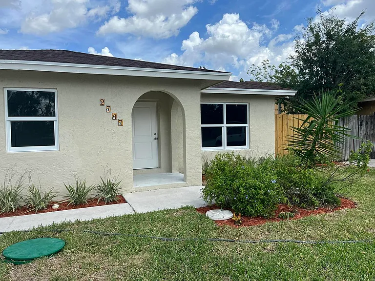 2747 Summit Blvd — Photo 11