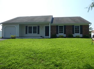 229 Singingwood Dr, Holbrook, NY 11741
