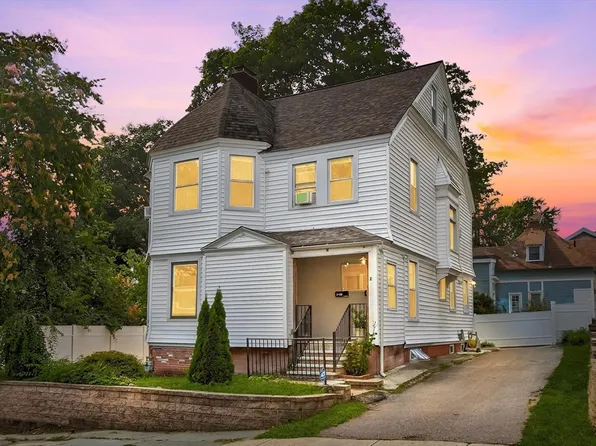 2 Grout Ct, Worcester, MA 01610