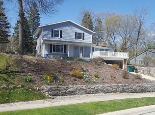 1138 Vienna Ct, Grafton, WI 53024