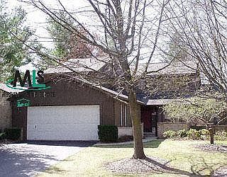 1st image of 1057 Oak