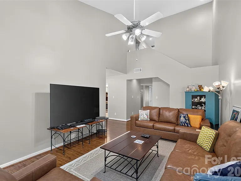 185 Riverview Ter — Photo 4