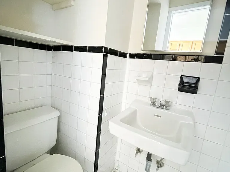 953 Metropolitan Ave #2R — Photo 6