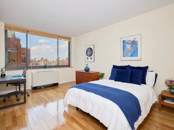 2000 Broadway image 5 of 15