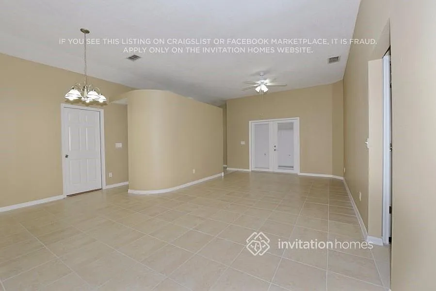 5422 Friarsway Dr Tampa, FL 33624 — Photo 3