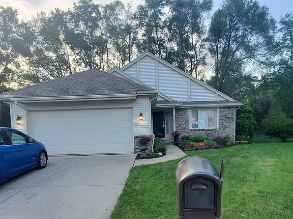 2137 Woodmere Ct, Toledo, OH 43615