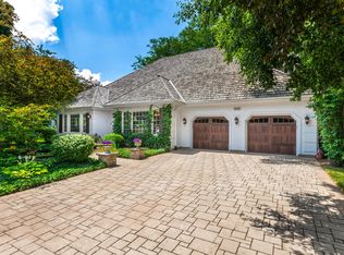 1500 Woodcrest Ct, Aurora, IL 60502