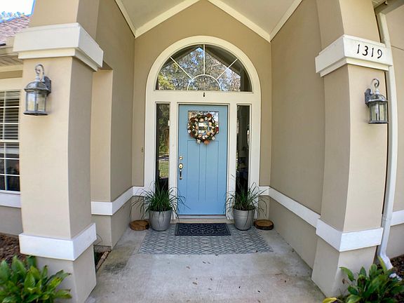 Welcoming entrance