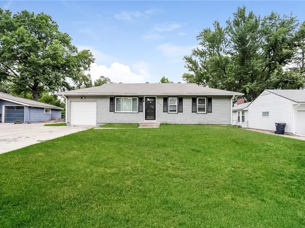 5304 NE 44th St, Kansas City, MO 64117