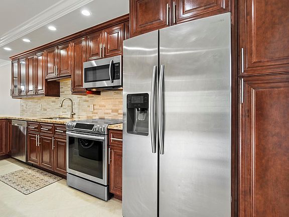 3rd image of 1011 Flame Vine Avenue #201