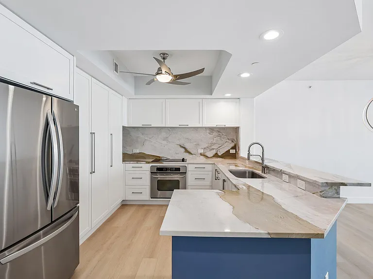 2650 Lake Shore Dr #1202 — Photo 6