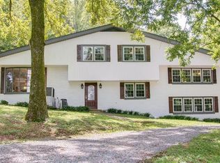 2464 Center Point Rd, Hendersonville, TN 37075