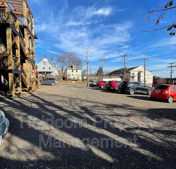 928 1/2 E 4th St #2 — Photo 9