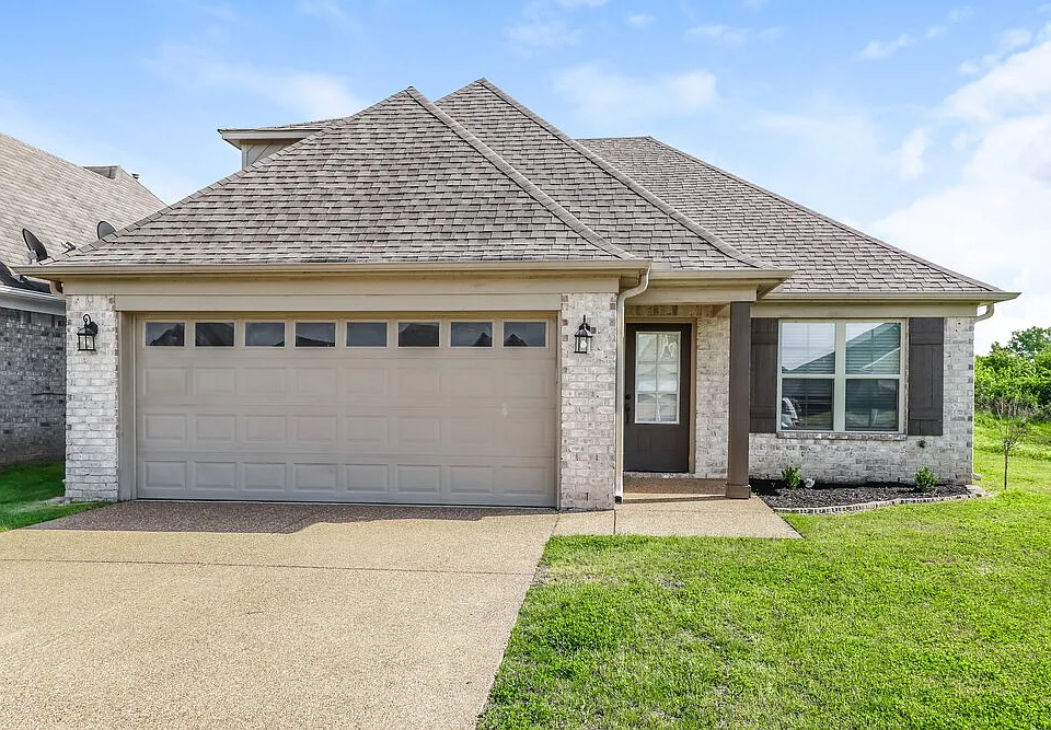 9093 Tremont Dr