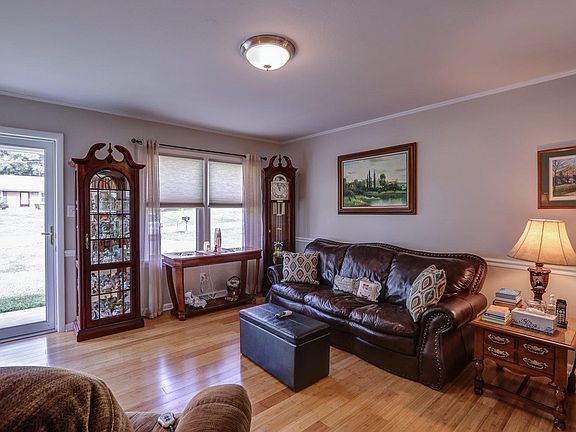 5th image of 433 Atlanta Ave