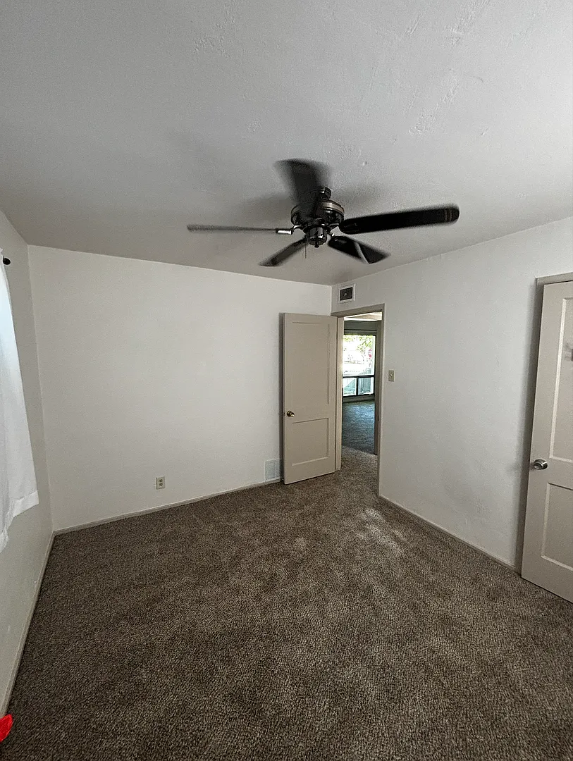 Beautiful 2-bed, 1 bath Home — Photo 2